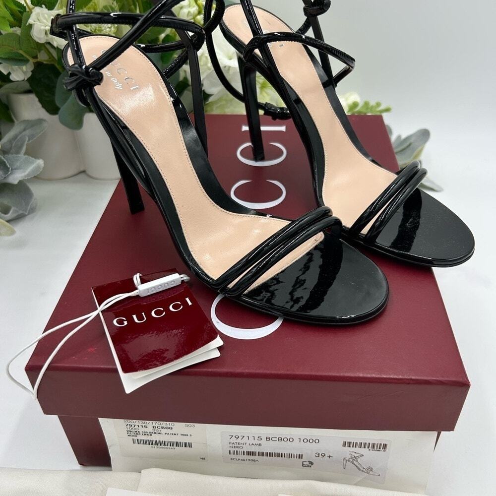 Women's Gucci, patent leather strap sandals size 39.5 made in Italy